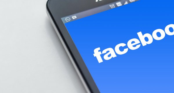 Facebook заблокирует доступ Huawei к данным пользователей